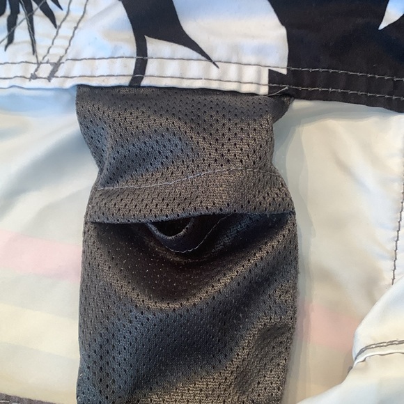 Swim shorts - Picture 8 of 9